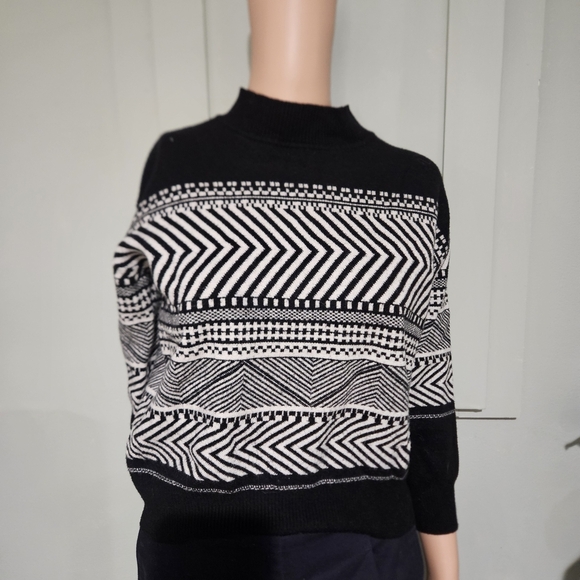 CYRUS Black & White Geometric Knit Mock Neck Sweater | Petite Small - Picture 5 of 14